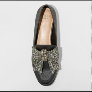A New Day✨NWT BLACK LOAFERS WITH RHINESTONE BOW✨